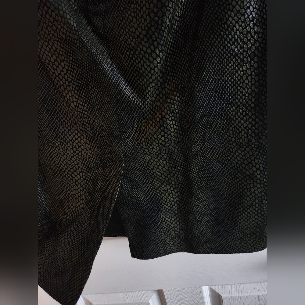 Danier Metallic Textured Black and Olive Two-Piece Skirt Set - Picture 14 of 16